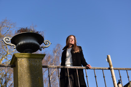 anna-beim-schloss-arenenberg-1.jpg